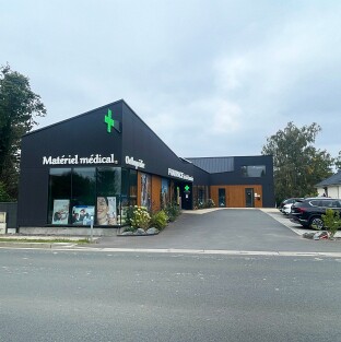 CONSTRUCTION et TRANSFERT PHARMACIE Transfert d'une pharmacie de campagne